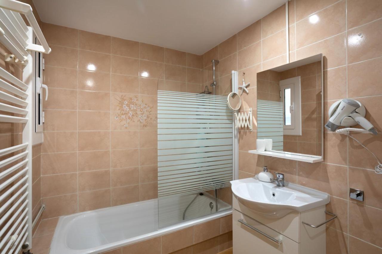 Bonita Casa Adosada Con Jardin Privado Y Piscina Comunitaria Calella De Palafrugell Buitenkant foto